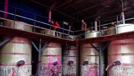 山西無(wú)證涂料廠被拆除 曾染紅防洪渠