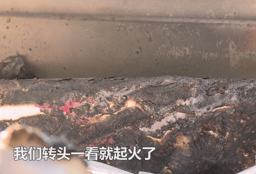 小貨車高速路上自燃 主因油漆溫度太高所導(dǎo)致