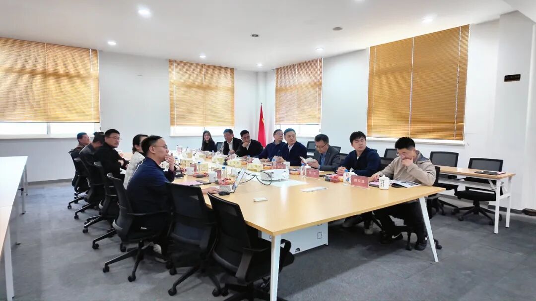 江蘇省鋼鐵服務(wù)業(yè)協(xié)會參訪江蘇冠軍集團(tuán)
